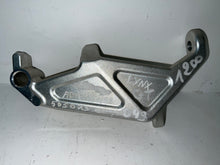 Charger l'image dans la galerie, Ski-Doo LH Machined Ski Leg ( réf :505073043 )