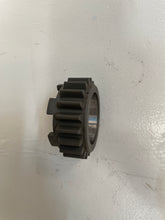 Charger l'image dans la galerie, Ski-Doo Sprocket 21 Teeth (ref : 504152927)