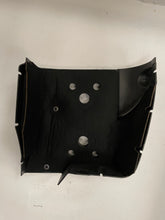 Carica l&#39;immagine nel visualizzatore di Gallery, Ski-Doo Cylinder Cowl. Skandic Wide Track. (ref : 420811290 / 420811295)
