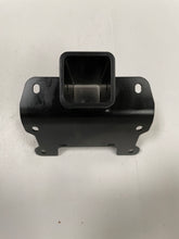 Charger l&#39;image dans la galerie, Can-Am Lower Front Receiver Hitch (ref : 715002519)
