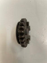 Cargar imagen en el visor de la galería, Ski-Doo SPROCKET 23TH (ref : 420434257)
