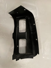 Carica l&#39;immagine nel visualizzatore di Gallery, Ski-Doo Lower Cowling (ref : 420811392)
