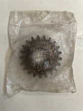 Load image into Gallery viewer, Ski-Doo SPROCKET 21 TEETH (ref : 504096200)
