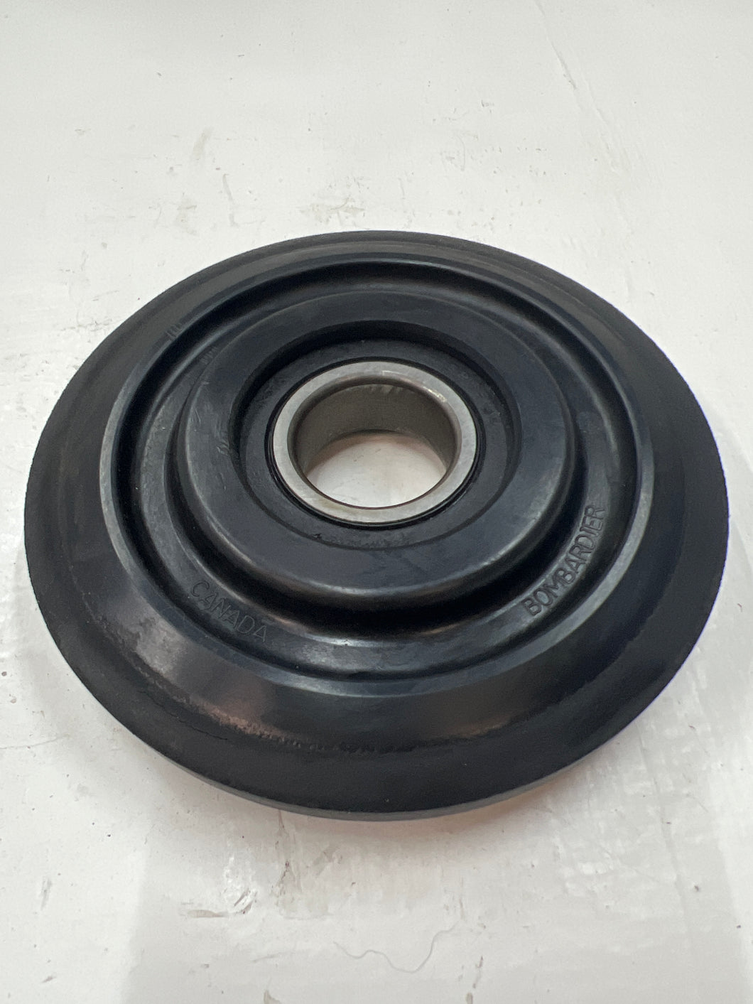 Ski-Doo Idler Wheel. Includes 46 - 47. ( réf : 572018900 )