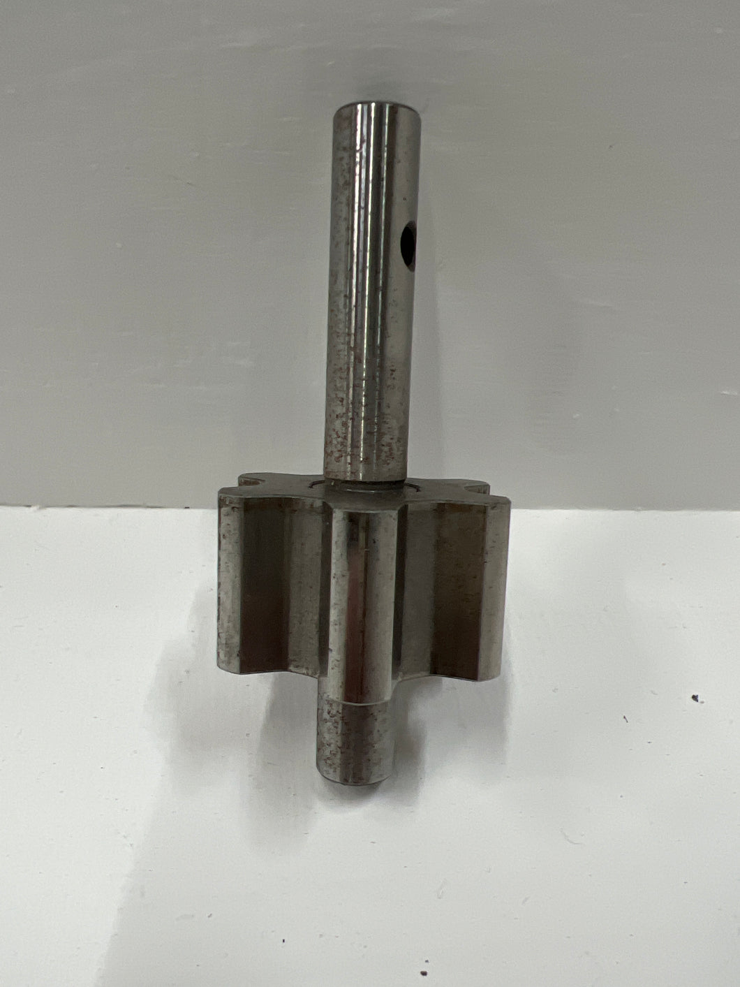 Ski Doo Oil pump shaft (ref : 420837499)