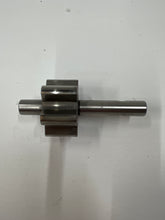 Carica l&#39;immagine nel visualizzatore di Gallery, Ski Doo Oil pump shaft (ref : 420837499)
