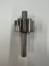 Carica l&#39;immagine nel visualizzatore di Gallery, Ski Doo Oil pump shaft (ref : 420837499)
